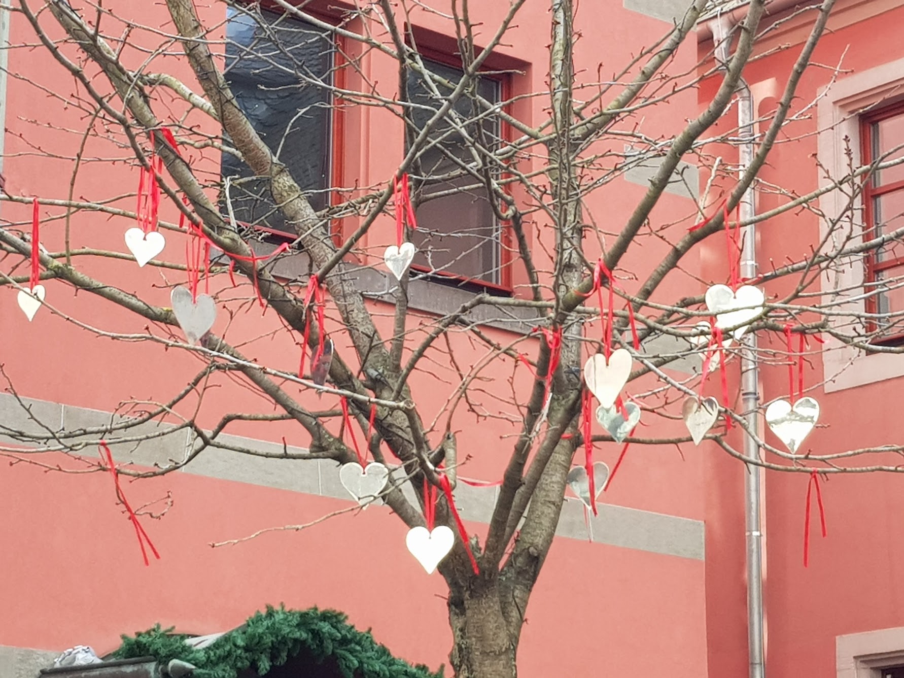 GISELA-KENTMANN- Meine kleinen Geschöpfe gepostet am Internationalen Tag der Puppenbauer